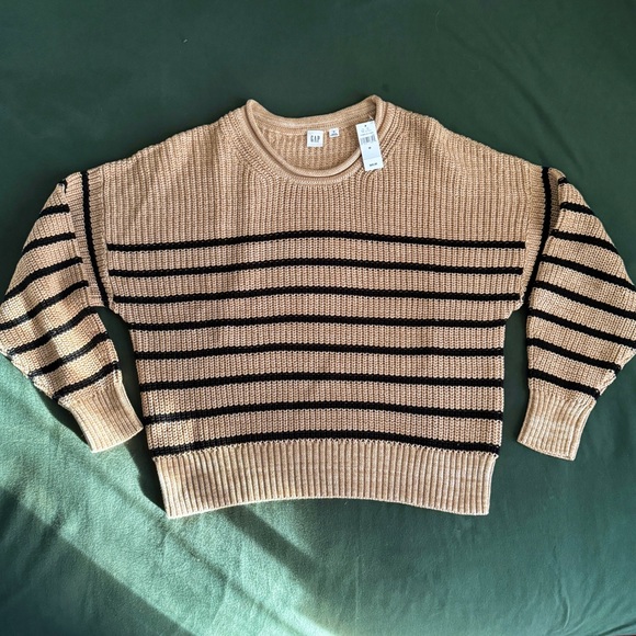 GAP Tops - NWT - Gap Sweater